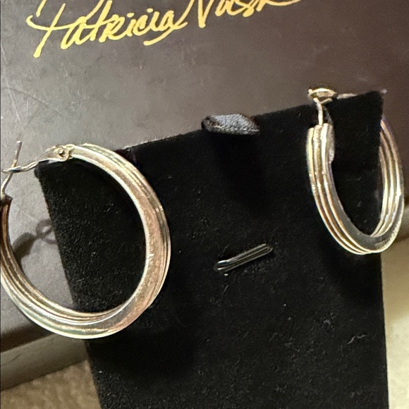 Tiffany & Co. Classic Silver Hoop Earrings - Picture 3 of 13